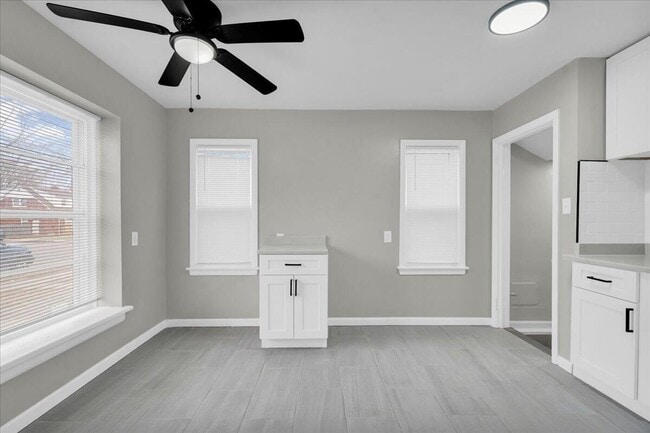 Building Photo - 11235 Portlance Ave