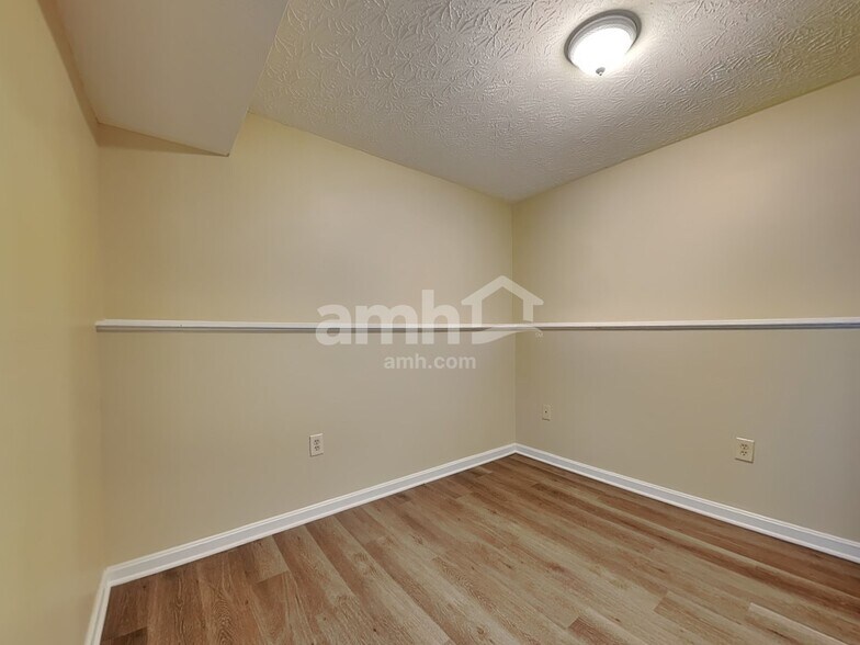 Building Photo - 2776 Shamu Dr