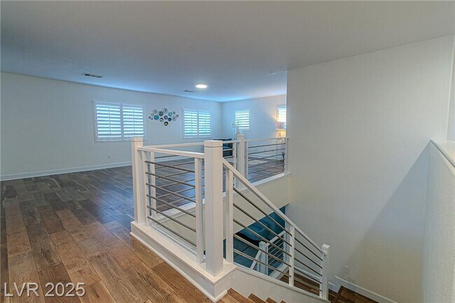Building Photo - BEAUTIFUL 2 STORY 5 BEDROOM 4 FULL BATHROO...