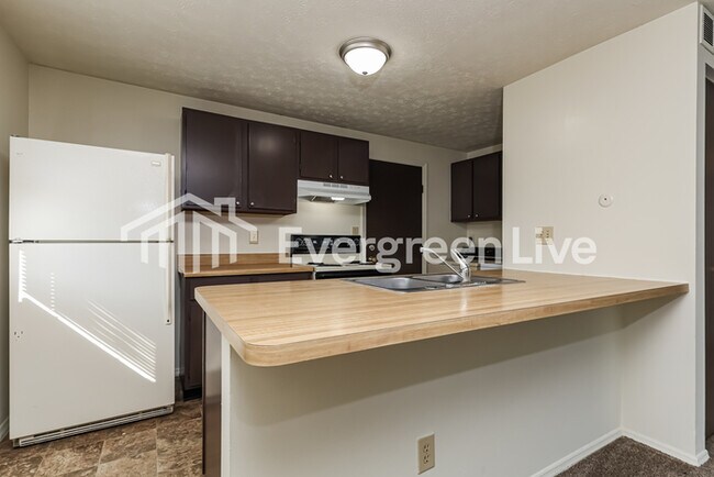 Building Photo - 8197 Mount Washington Dr