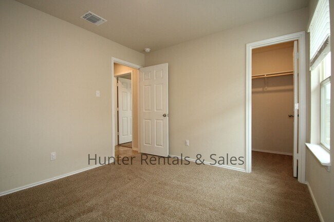 Building Photo - Patriots Ridge