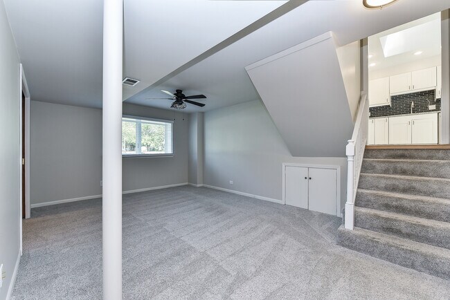 Building Photo - 5S480 Campbell Dr