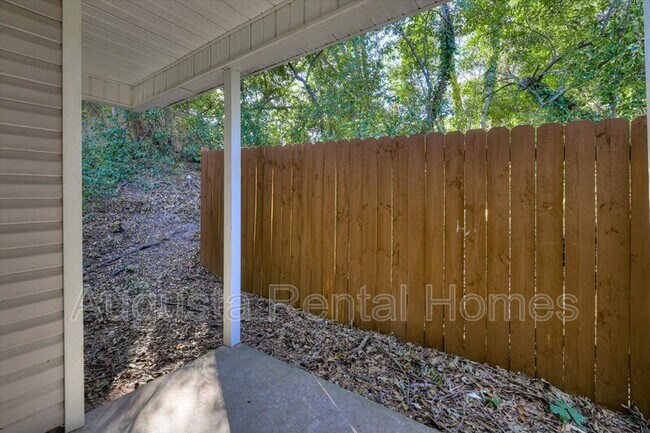 Building Photo - 310 W Buena Vista Ave