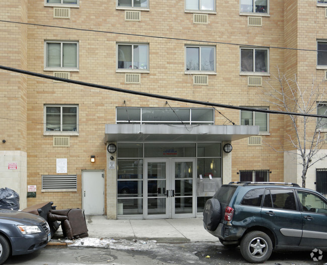 Building Photo - Courtlandt Avenue Apartments