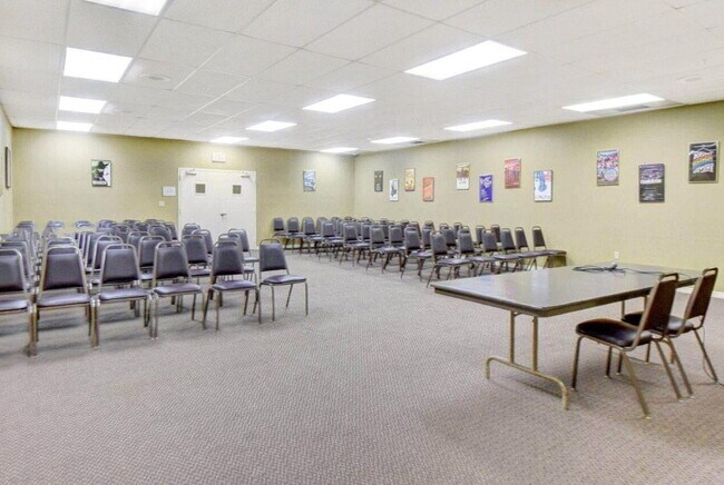 Building Photo - 104 Mansfield C