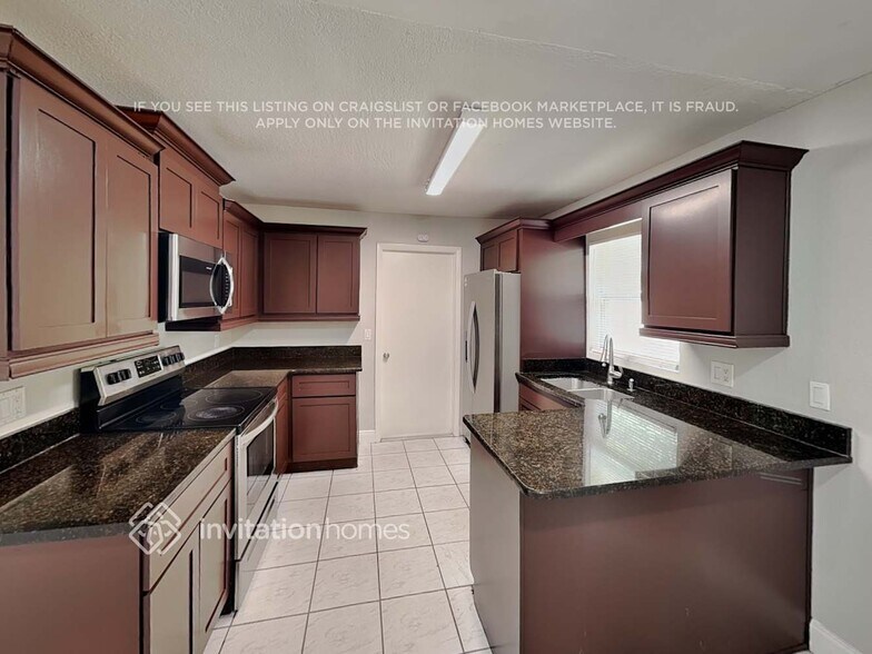 Building Photo - 302 Iowa Woods Cir W
