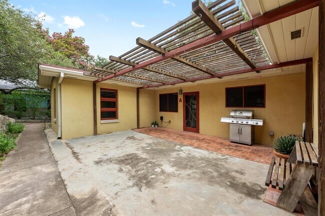 Building Photo - 1227 Hillside Ave