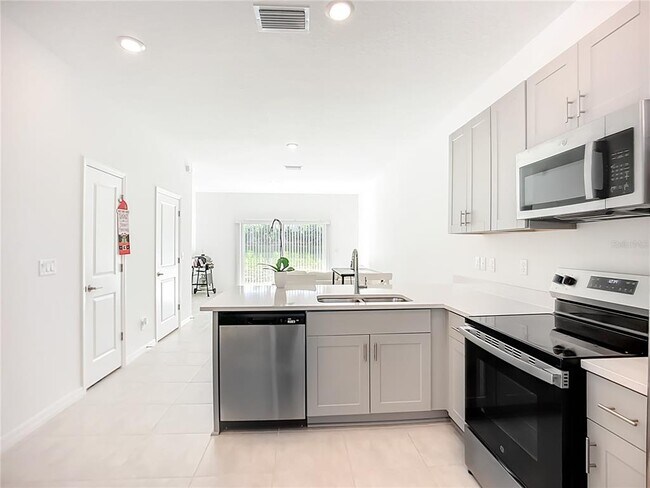 Building Photo - 16642 San Nicola Pl