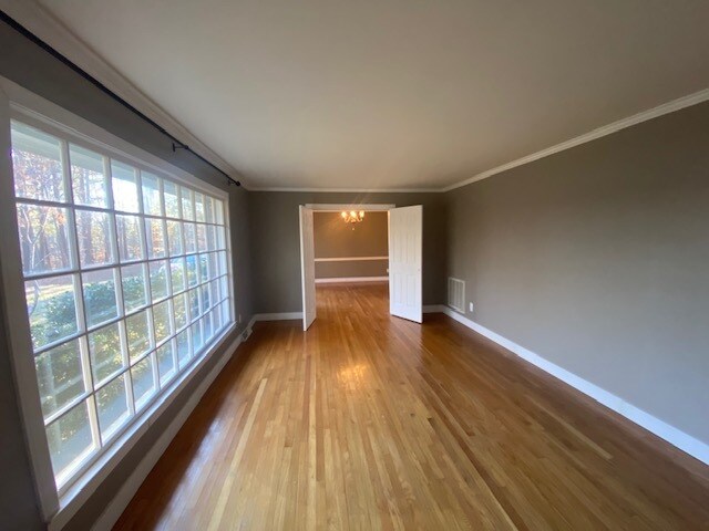 Living Room - 8824 Oneal Rd