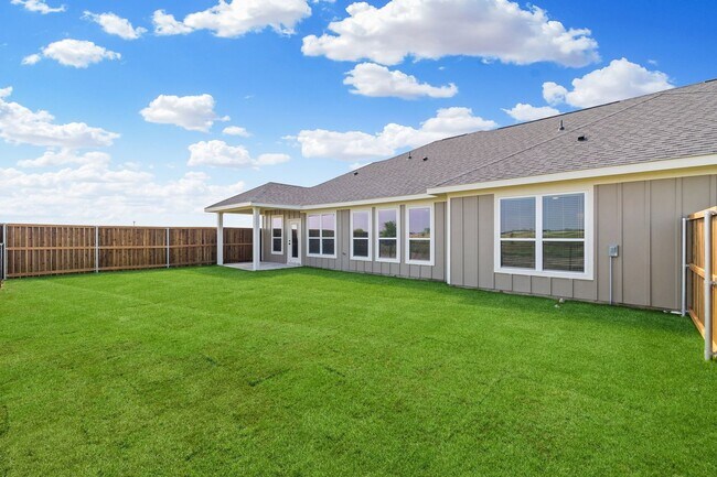 Building Photo - EDGEWOOD ESTATES NOW PRE-LEASING! LUXURIOU...