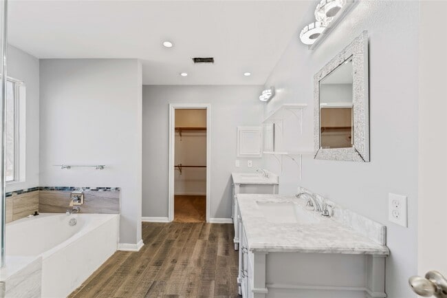 Building Photo - 13934 Beckwith Dr