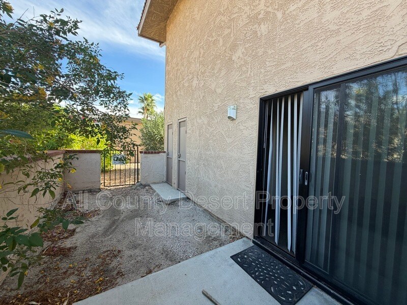 Building Photo - 13079 Eliseo Rd