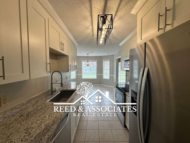 Building Photo - 3 Bedroom in Lakeland