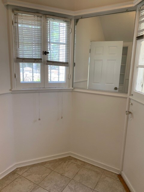 BREAKFAST ROOM - 336 N Palm Dr