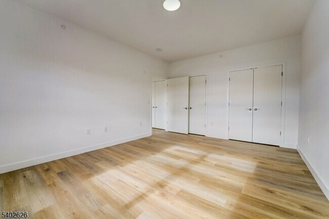 Building Photo - 48 Chadwick St