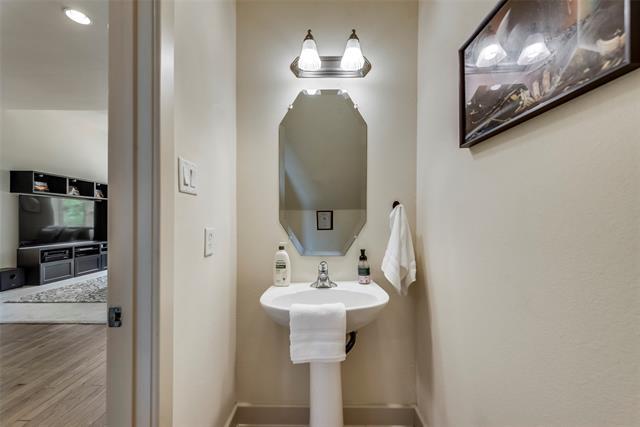 Building Photo - 2718 Floyd St