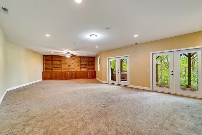 Building Photo - 651 Chalk Hill Rd