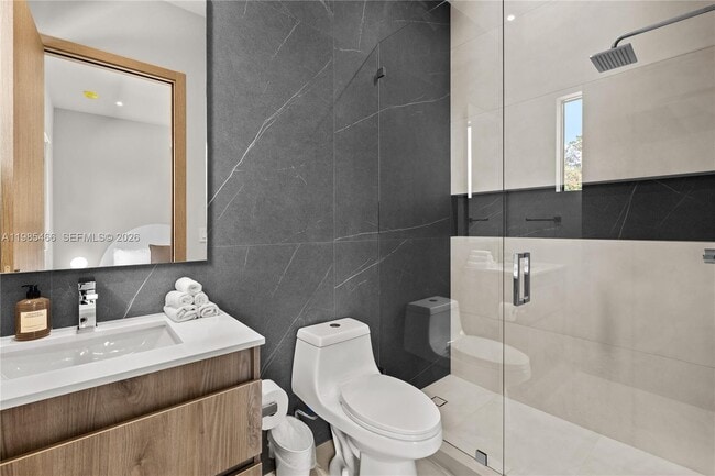 Building Photo - 245 NE 116th St