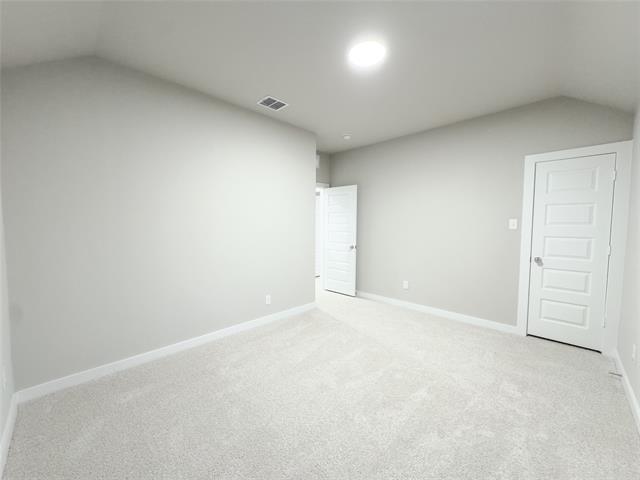 Building Photo - 566 Silver Spgs Ln