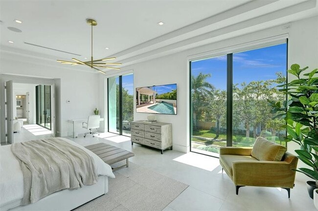 Building Photo - 1111 SE 9th Ave