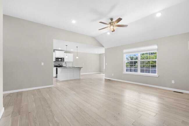 Building Photo - 270 Hickory Hills St