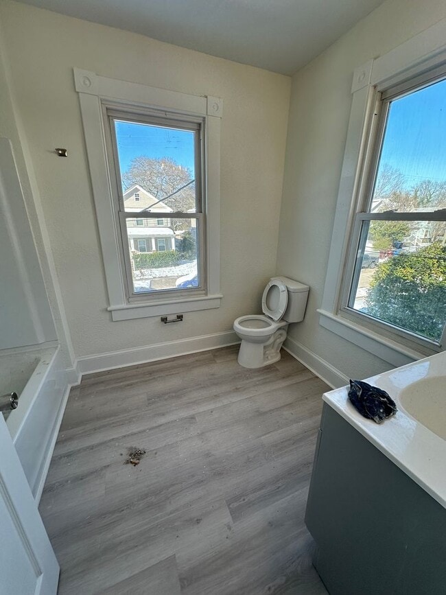 Building Photo - Gorgeous Four Bedroom Completed Upgraded