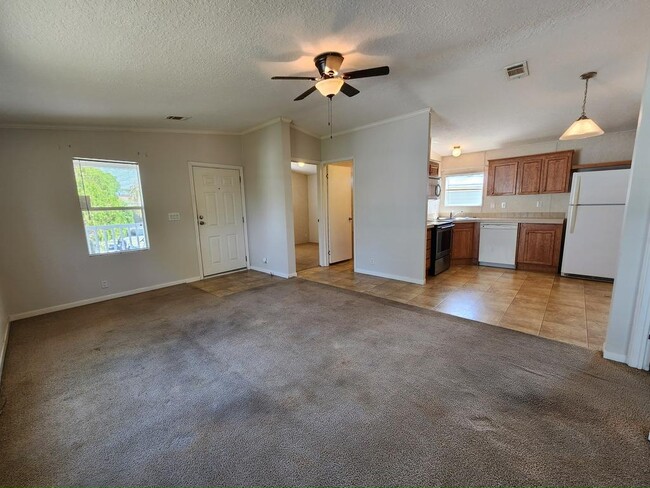 Building Photo - 19237 Cedar Crest Ct