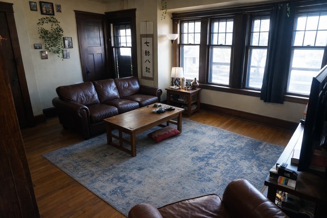 Building Photo - 3284 N Oakland Ave