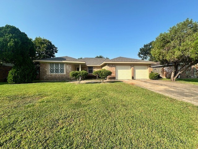 Primary Photo - 818 Overland St