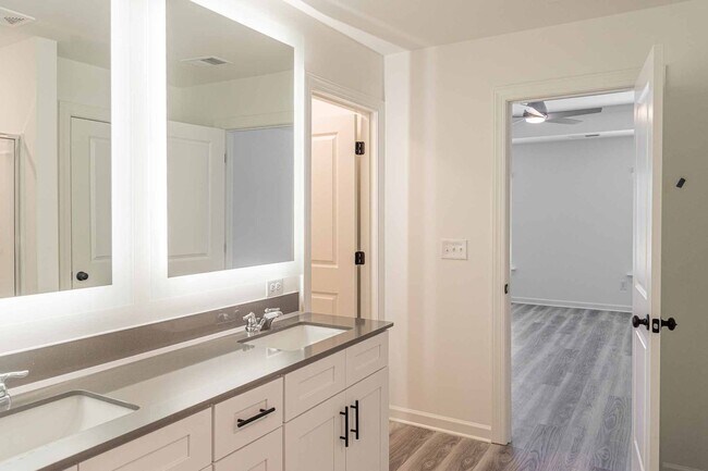 Building Photo - BRAND NEW SINGLE FAMILY HOME IN LOGANVILLE