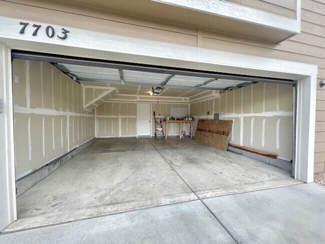 Building Photo - Stetson Hills Home with 3 Bedrooms and 2.5 Baths Available in May