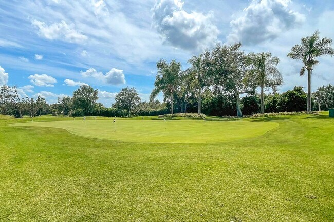 Building Photo - Beautiful 2-Bed Pool Home with Deeded Golf...