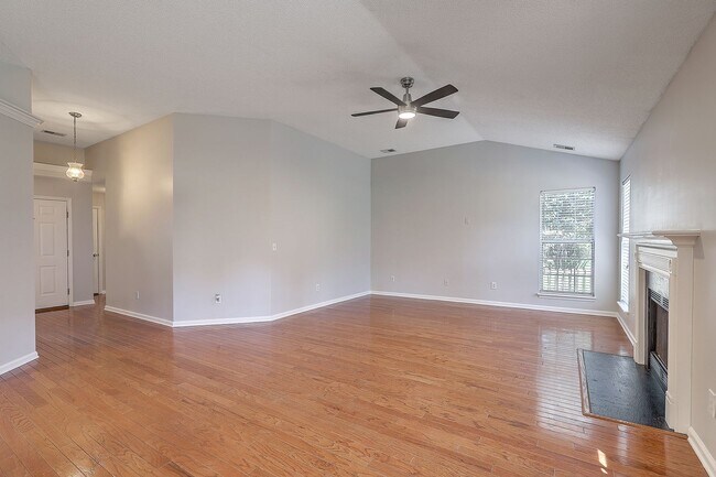 Building Photo - Gorgeous Home in Mt Pleasant's Belle Hall!