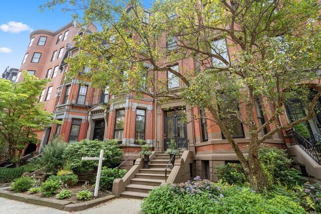 Building Photo - 293 Commonwealth Ave