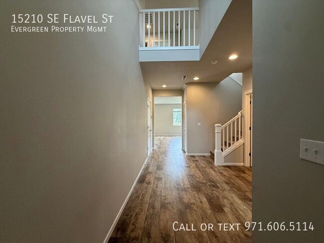 Building Photo - 15210 SE Flavel St