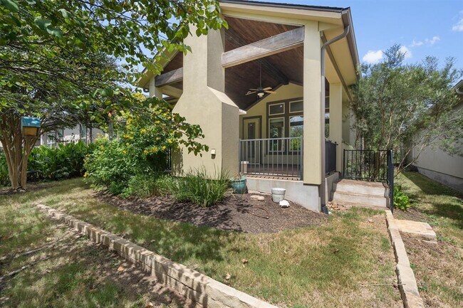 Building Photo - 242 Wellington Dr