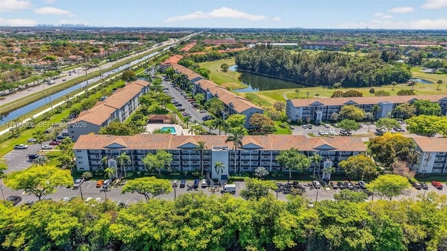 Building Photo - 12500 SW 5th Ct