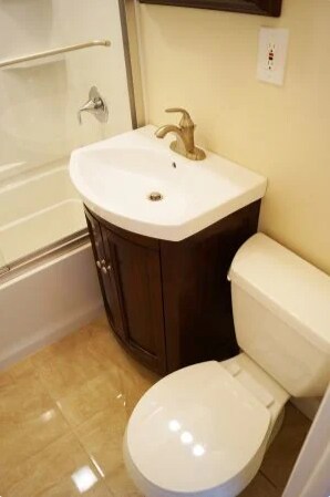 Bathroom - 3714 W Irving Park Rd