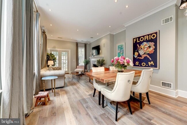 Building Photo - 1237 29th St NW