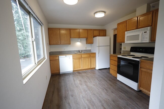 Building Photo - Bitter Lake Apartments