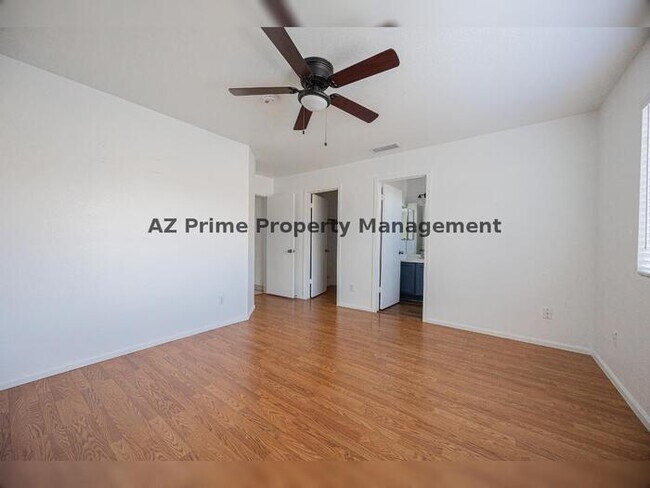 Building Photo - 10864 W Devonshire Ave