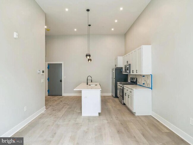 Building Photo - 1245 N 26th St