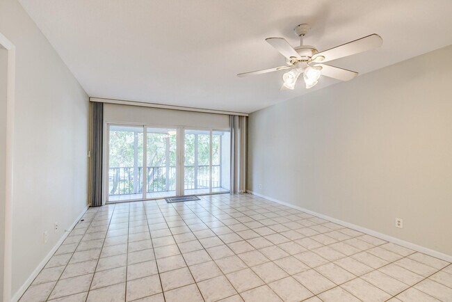 Building Photo - 1200 SW 12th Ct