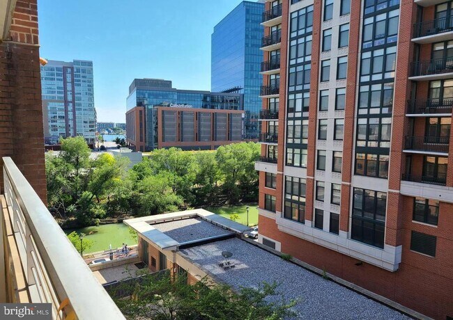 Building Photo - 1400 Lancaster St