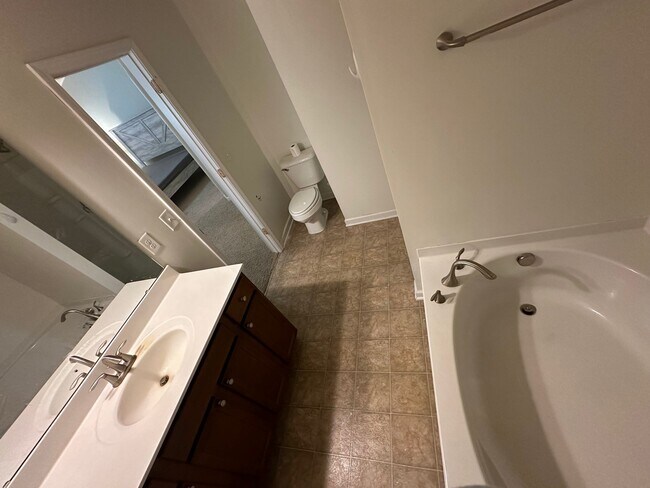 Building Photo - 8503 Quarton Dr