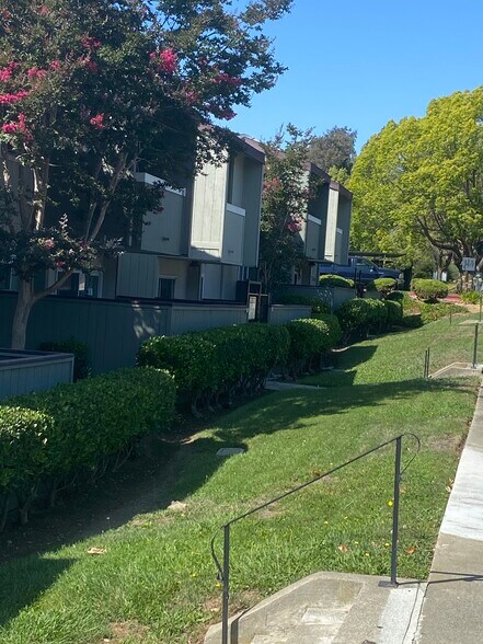 Building Photo - 1333 N Camino Alto
