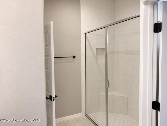 Building Photo - 3010 Avalonia Dr