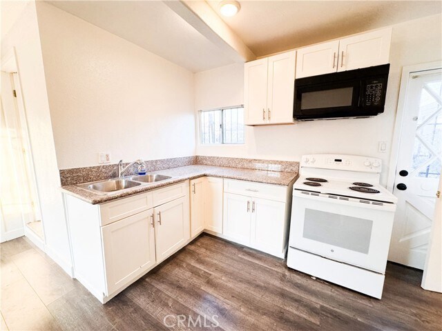 Building Photo - 1746 W 82nd St