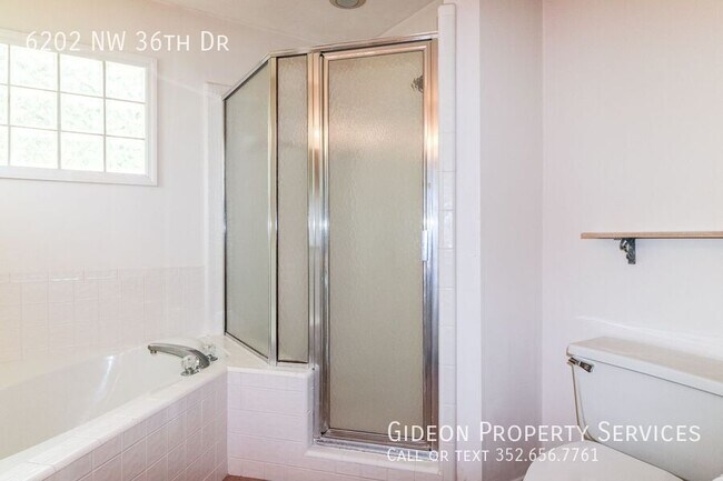 Building Photo - 6202 NW 36th Dr