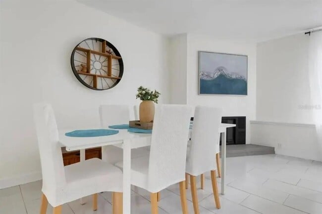 Building Photo - 2539 Trinidad St